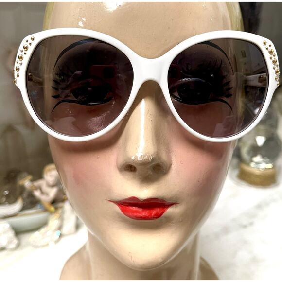 NEW! Alexander McQueen white round sunglasses Gray Lense gold studs NO ISSUES - Picture 2 of 16